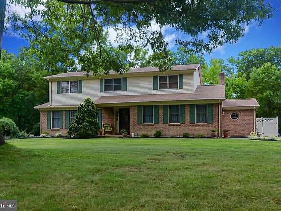 2nd image of 707 Clifton Dr