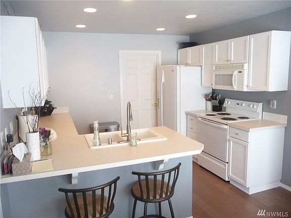 4th image of 9222 150th St E