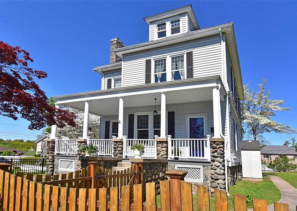 1st image of 6 Crestwood Ave