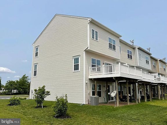 2nd image of 29782 Plantation Lakes Blvd