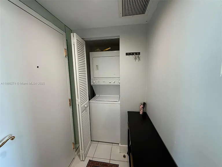 800 Claughton Island Dr #703 — Photo 18