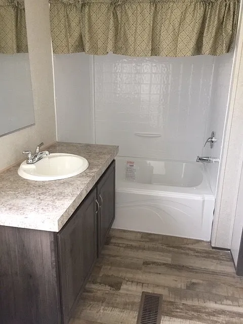 2 bed, 930 sqft, $875 — Photo 4