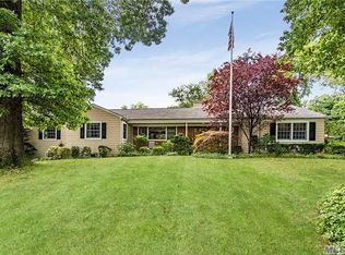 12 Papermill Rd, Manhasset, NY 11030