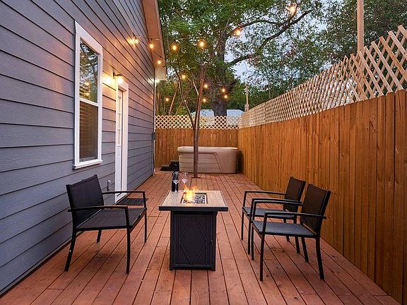 3rd image of 507 E Ashby Pl APT 2
