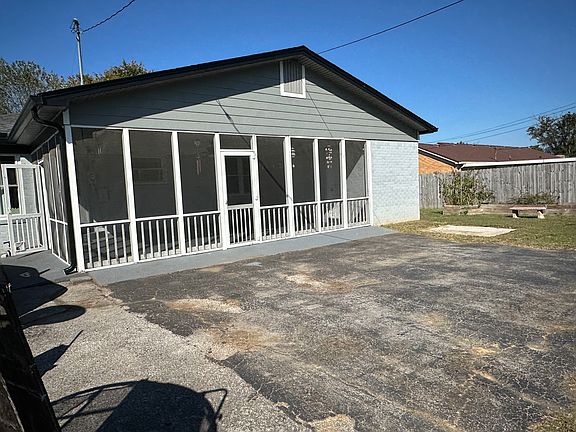 3rd image of 321 North Dr