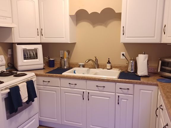 3rd image of 288 Holly Hill Dr