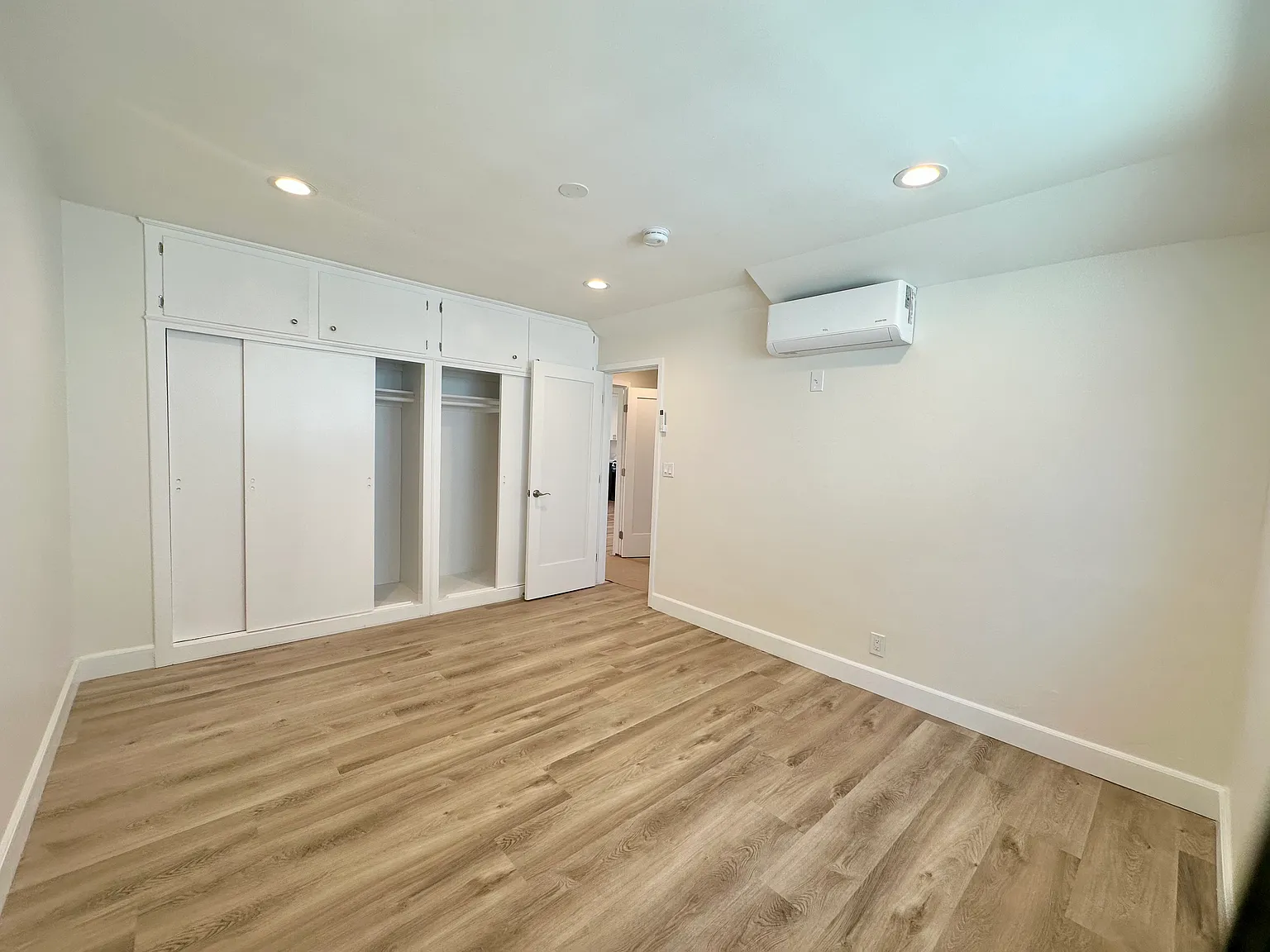 2 bed, 1.5 bath, 850 sqft, $2,900 — Photo 4