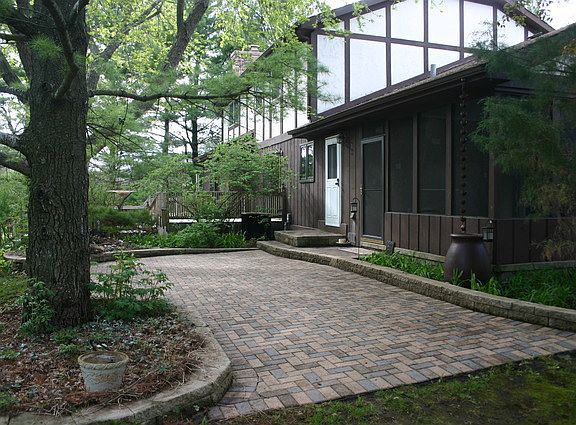 5th image of 7911 Bennington Ct