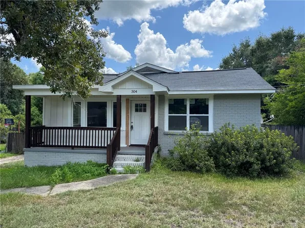 304 Pelham St, Chickasaw, AL 36611