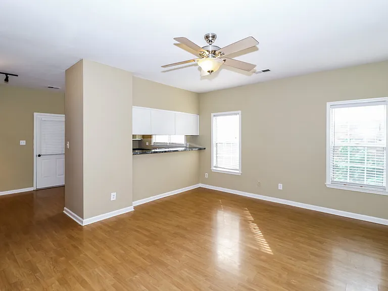 8170 Timber Knoll Ln — Photo 4
