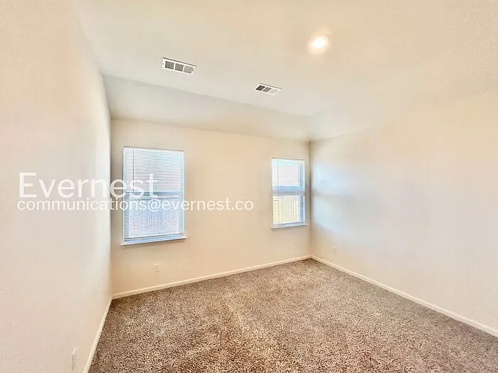 416 Micah Ln — Photo 10