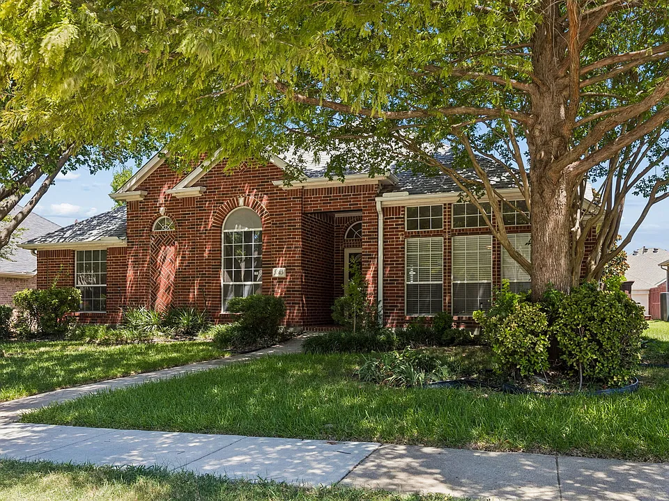 3313 Heatherbrook Dr