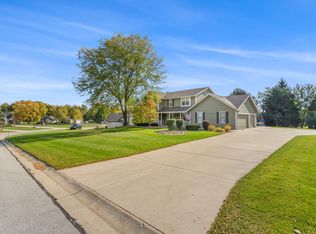 13925 W Sun Valley Dr, New Berlin, WI 53151