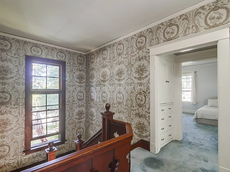 1005 Adella Ave — Photo 11