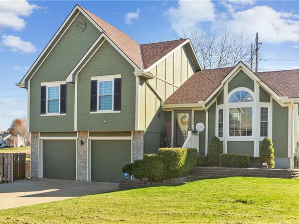 2305 Valley Vw W, Pleasant Hill, MO 64080