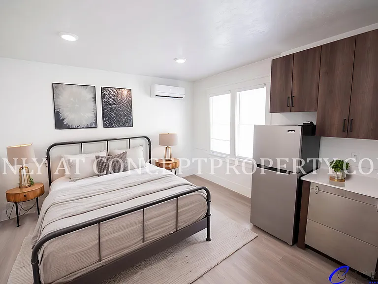 Clairmont — Photo 46