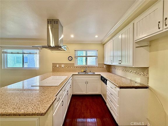 2nd image of 415 2nd St