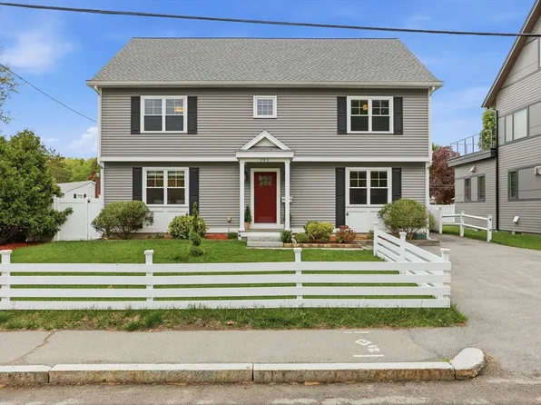 242 Pleasant St, Melrose, MA 02176