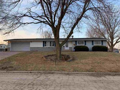 1008 S Farmland Dr, Maquoketa, IA, 52060