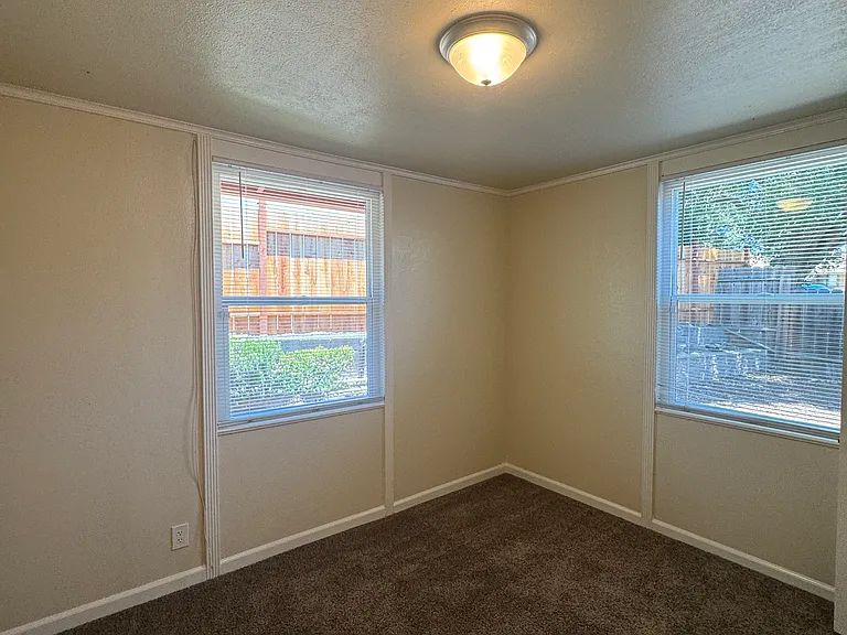 2230 Redwood St — Photo 21