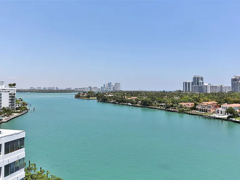 9821 E Bay Harbor Dr #902 — Photo 9