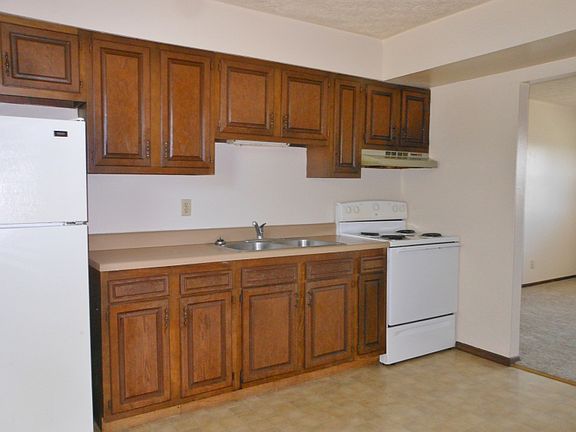 2nd image of 205 Anthony Dr APT C