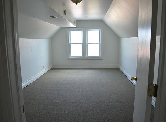 4th image of 2718 N Western Ave #2