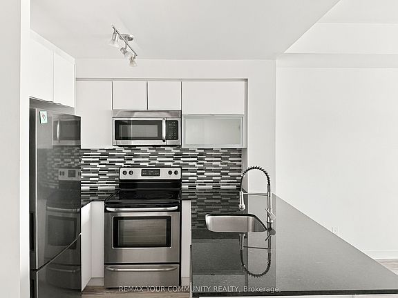 5th image of 150 E Liberty St #618