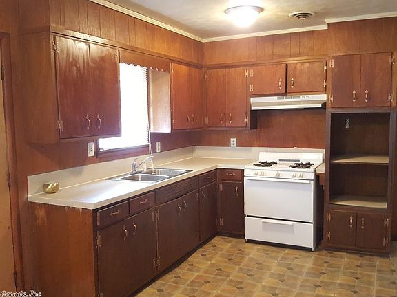 4th image of 804 Barrow Dr