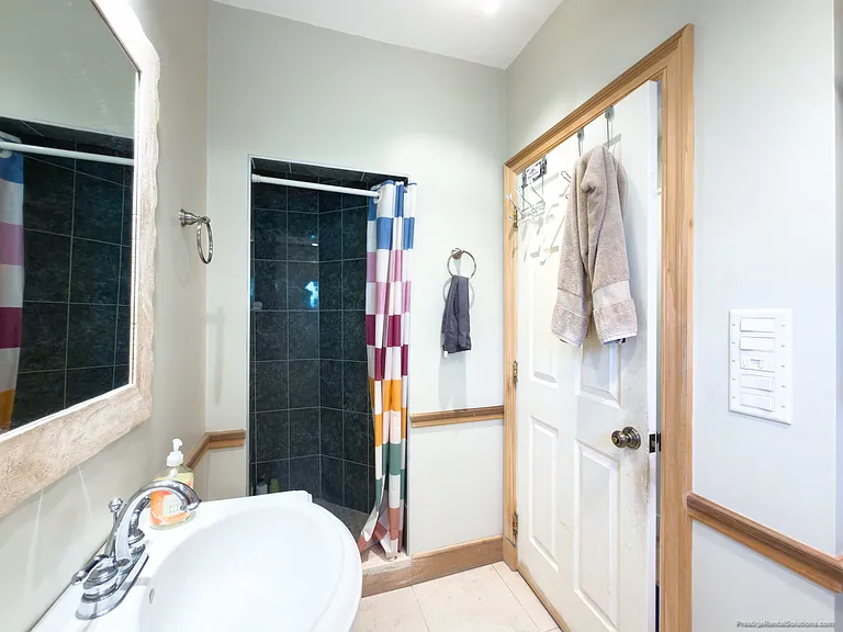 318 N Harvard St #1 — Photo 23