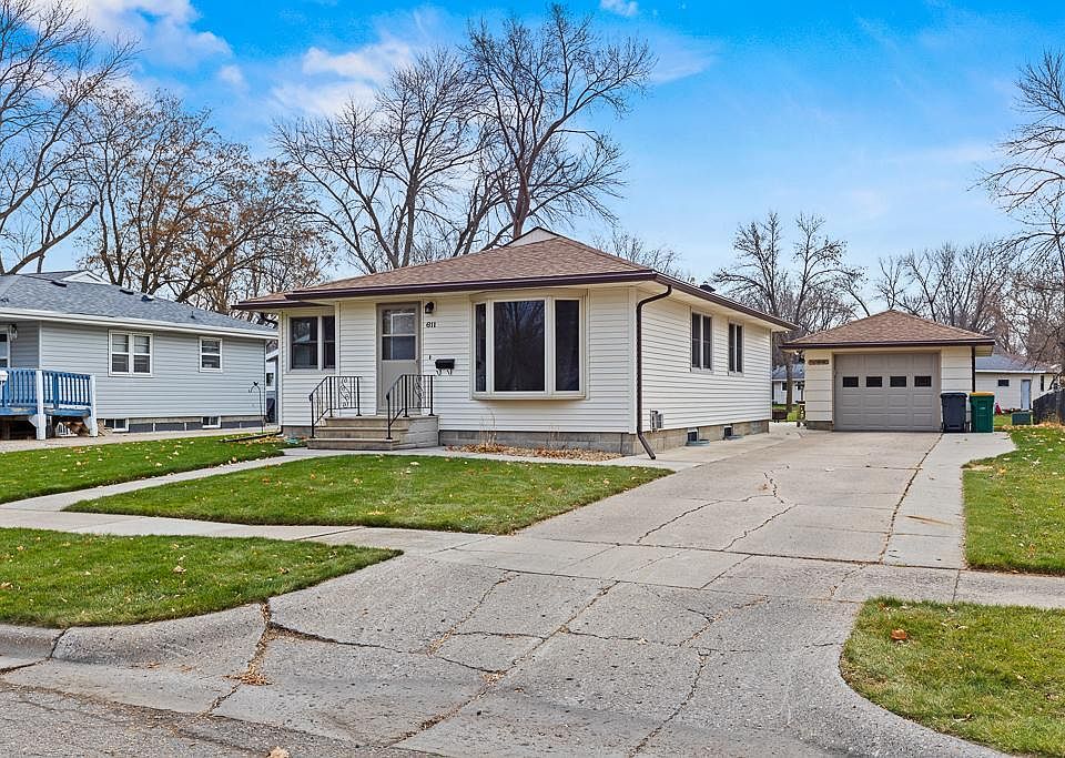 1st image of 611 Camden Dr