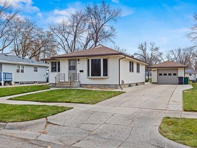 611 Camden Dr, Marshall, MN, 56258