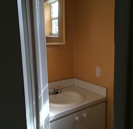 5th image of 1510 NE 151st St APT 104