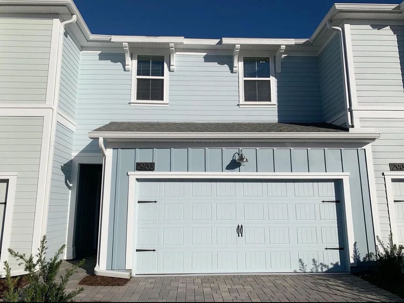 3 bed, 2.5 bath, 2304 sqft, $2,550 — Photo 1