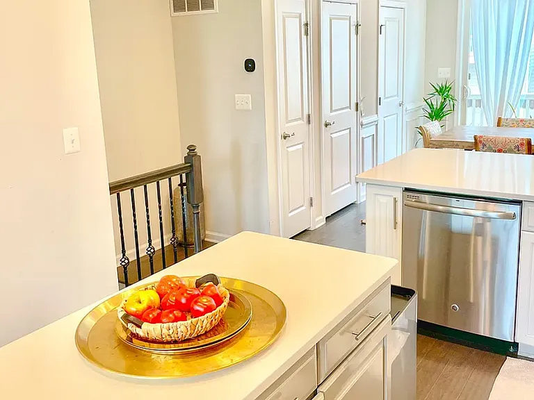 3634 Commodore Joshua Barney Dr NE — Photo 5
