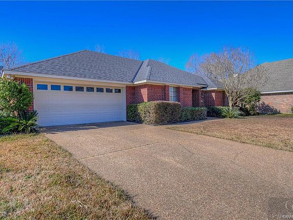 2nd image of 402 Ascot Ct