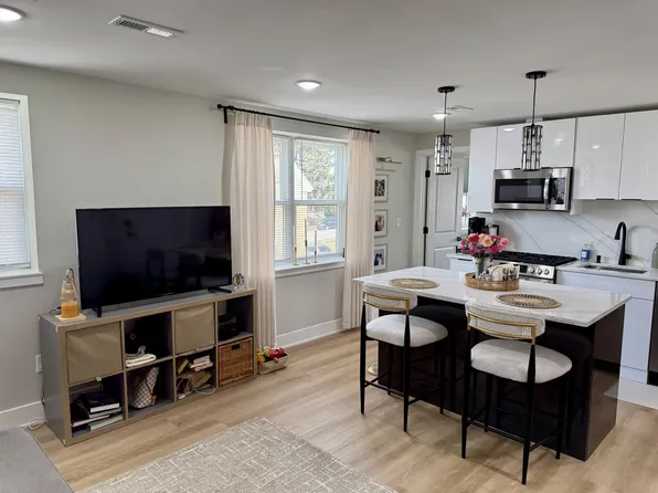 225 W 10th Ave APT 2, Conshohocken, PA 19428