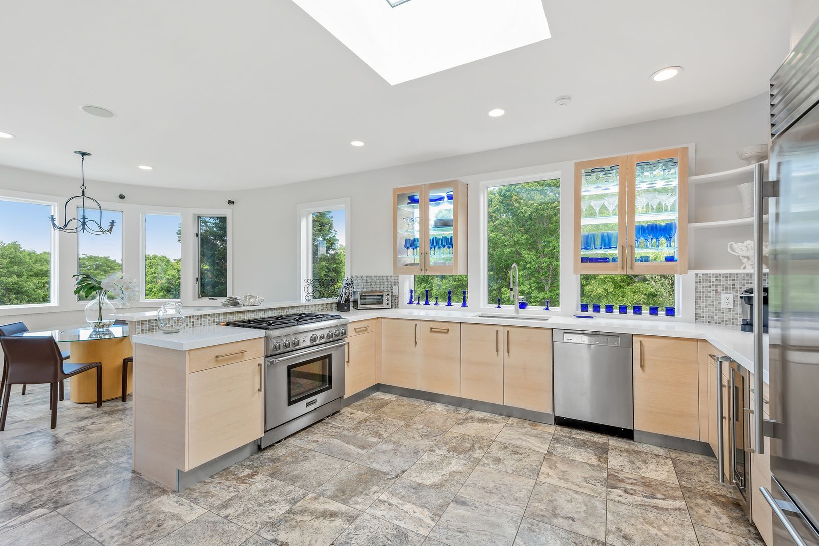  Modern Kitchen
