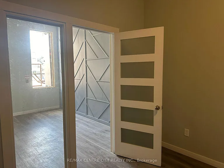 362 Richmond St #2 — Photo 4