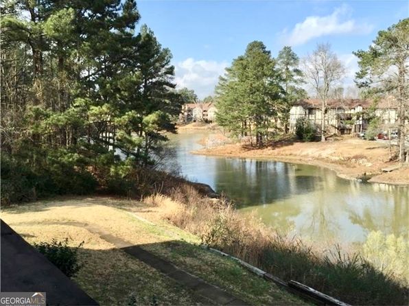 1305 Camelot Dr S, Atlanta, GA 30349