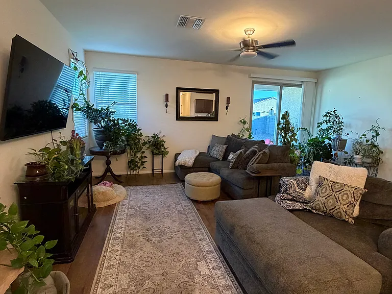 17621 W Daley Ln — Photo 6