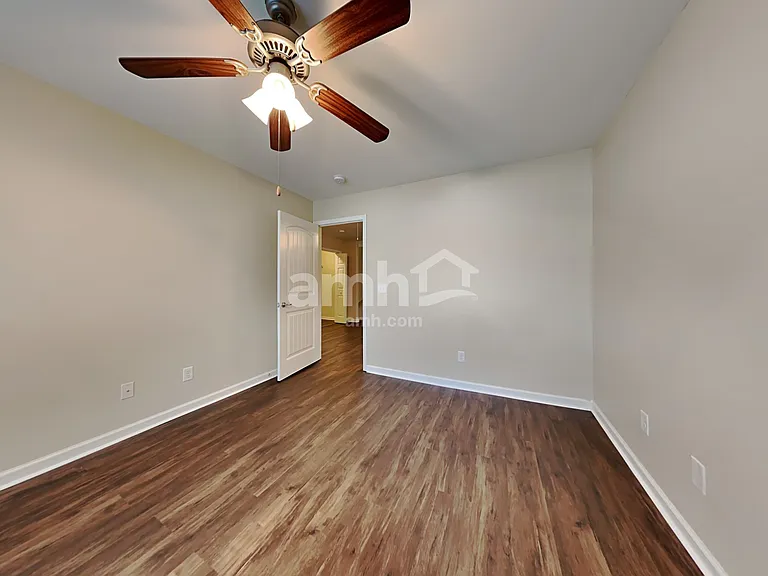 510 Summer Hill Way — Photo 17