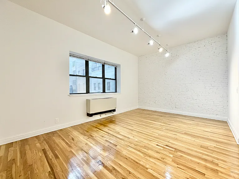 56 Court St #4HH — Photo 9