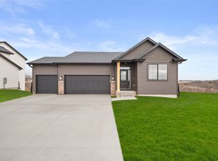 404 N 20th St, Indianola, IA 50125