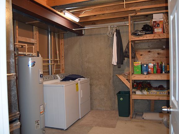 5th image of 2951 Queensland Dr