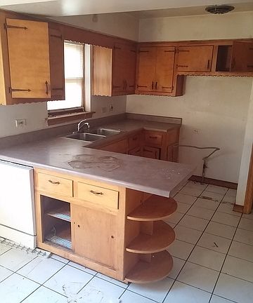 4th image of 14234 S Emerald Ave