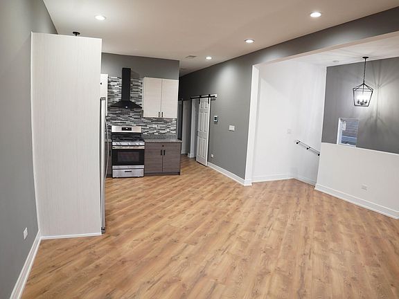 5th image of 4039 W Carroll Ave #2