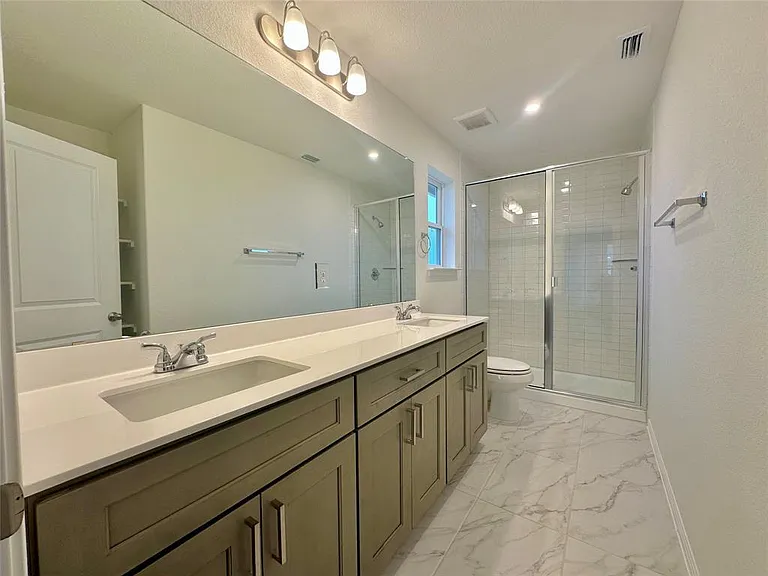 380 Young St — Photo 15