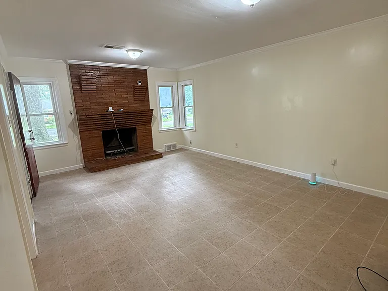 1838 Woodburn Dr — Photo 9