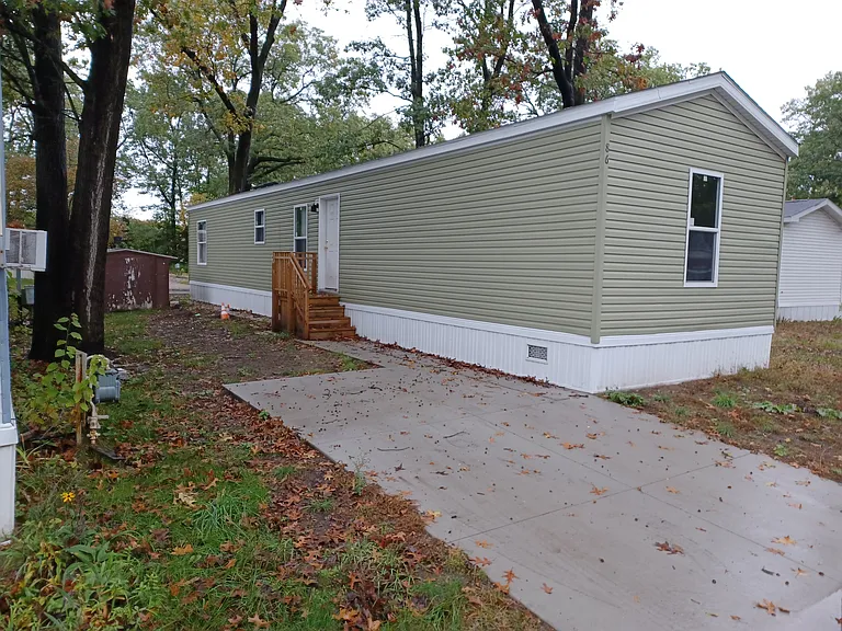 2701 Huizenga St #86 — Photo 4
